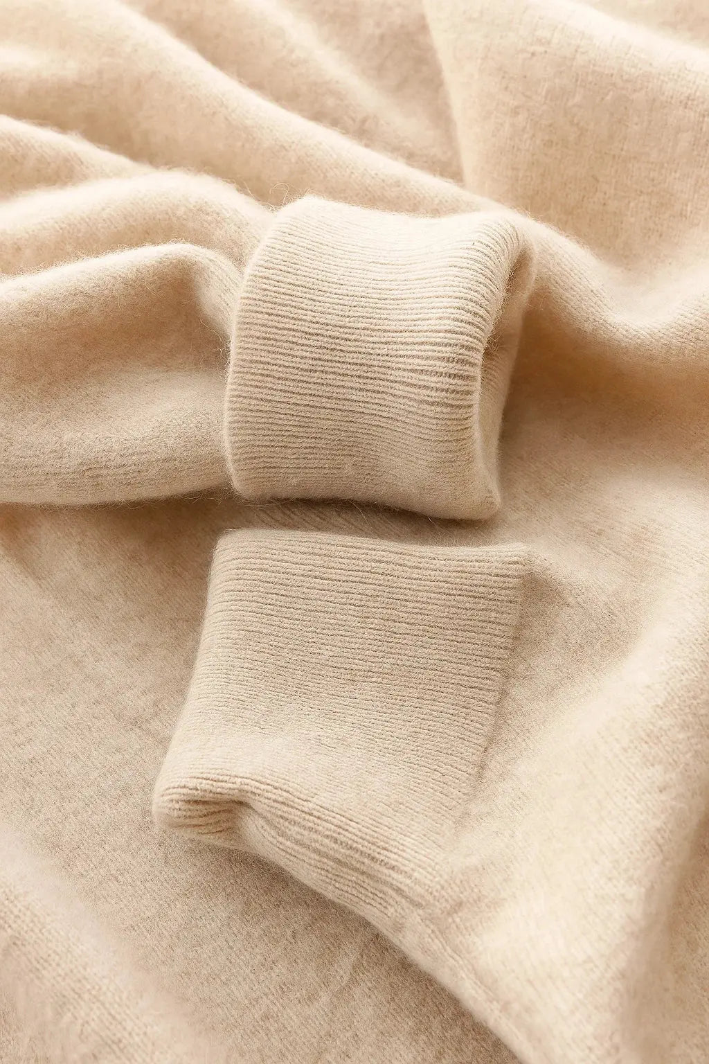 Optew Men's Sweater Wool-Polyester Blend V-Neck Lightweight